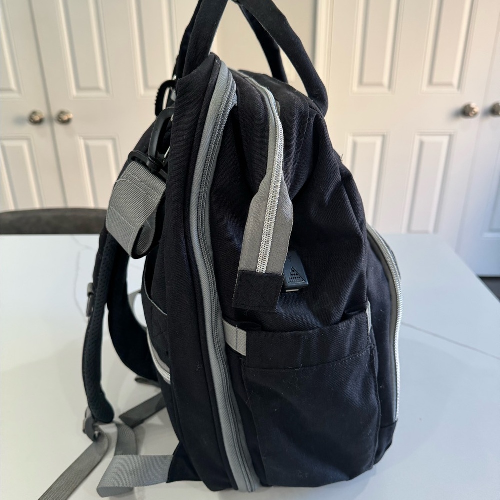 Black Diaper Bag 3 in 1 Changing Bassinet - Picture 6 of 11